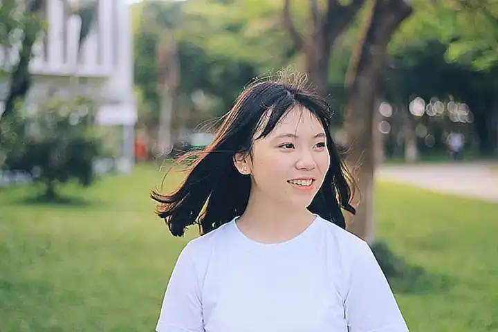 需填写并验证联系人信息